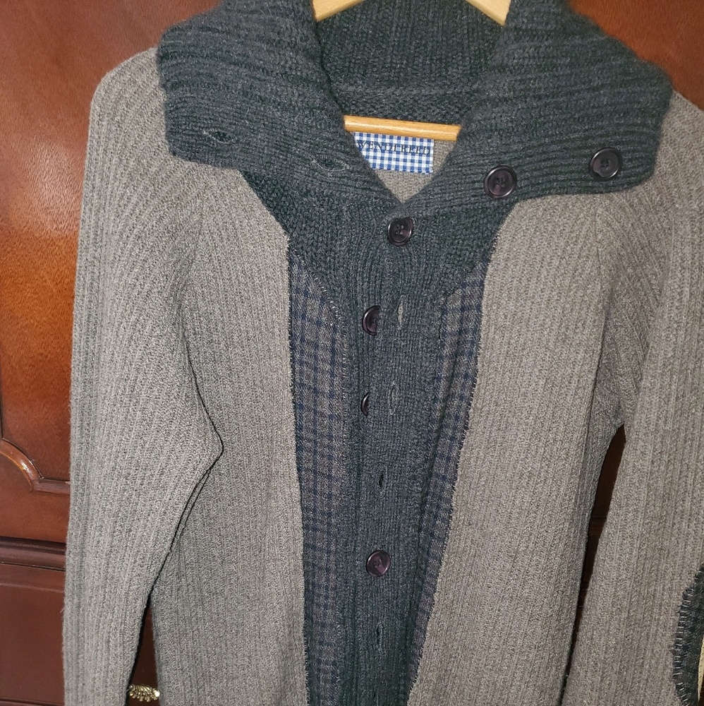 Cardigan sweater